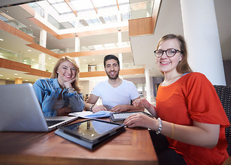 Image showing students group working on school  project  together