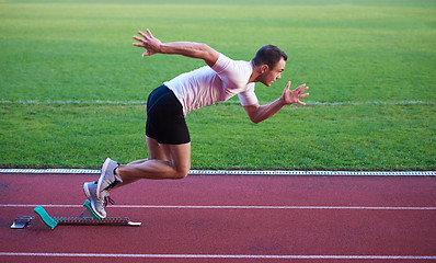 Image showing Athletic man start