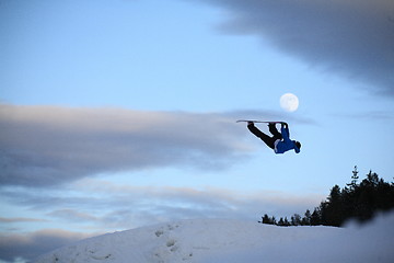 Image showing Snowboardjump01