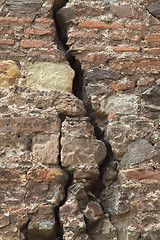 Image showing Cracked wall