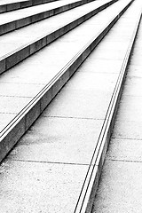 Image showing in london  monument old steps and marble ancien line 