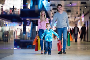 Image showing young family with shopping bags