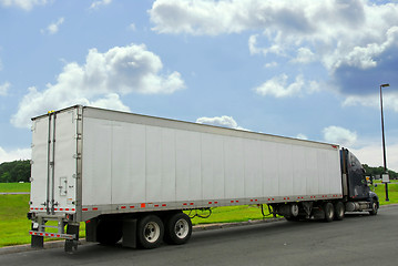 Image showing Eighteen wheeler truck