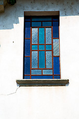 Image showing antique contruction in italy  rose window the wall