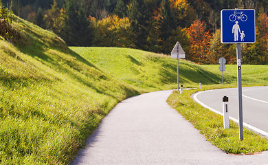 Image showing Bicycle path