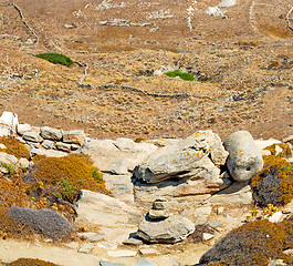 Image showing sea in delos greece the historycal acropolis and old ruin site