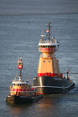 Image showing Two tugboats sailing in East River
