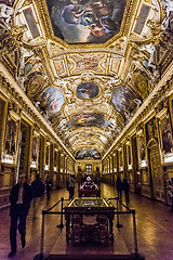 Image showing Large painting gallery at the Louvre museum in Paris