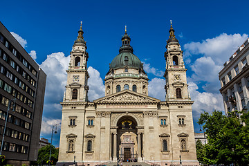 Image showing St. Stephen\'s Basilica, the largest church in Budapest, Hungary