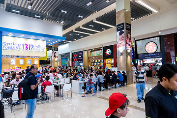 Image showing Interior View of Dubai Mall - world\'s largest shopping mall