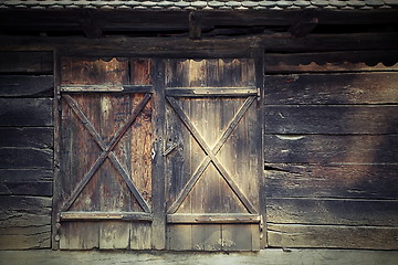 Image showing old door to traditional romanian cottage