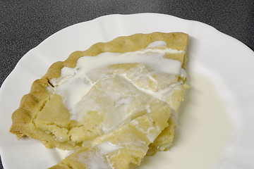 Image showing apple-pie and cream