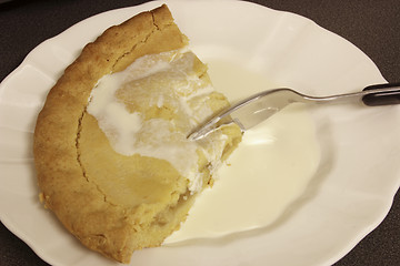 Image showing apple-pie and cream