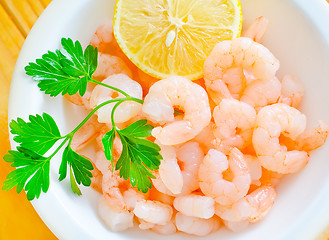 Image showing boiled shrimps in the white bowl on the table