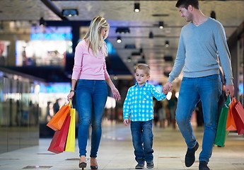 Image showing young family with shopping bags