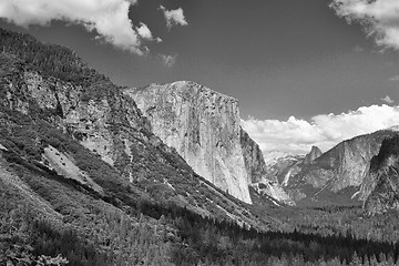 Image showing The typical view of the Yosemite Valley 