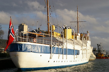 Image showing The king of norway's yacht Norge.