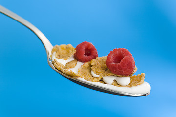 Image showing Corn flakes on the spoon