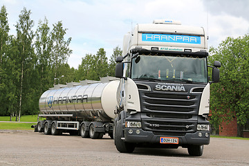 Image showing White Scania R730 Euro 6 Tank Truck on the Go