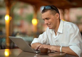 Image showing Man with laptop