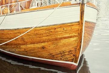 Image showing texture of wooden boat 