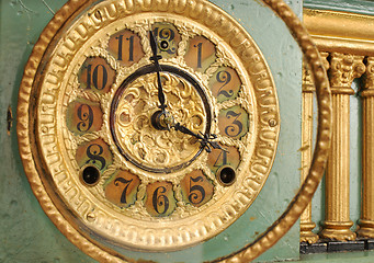 Image showing Mantle Clock oblique