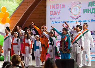 Image showing Kids of Center of India folk art sing