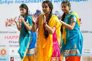 Image showing Indian teens danse