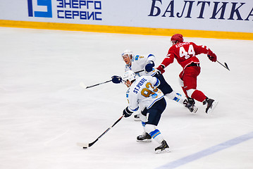 Image showing M. St.Pierre (93) and T. Zhailauov (8)