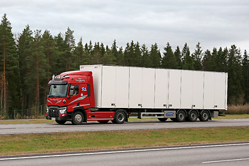 Image showing Red Renault Trucks T Semi on Motorway