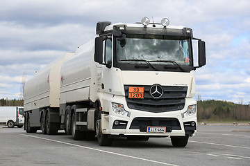 Image showing White Mercedes-Benz Actros 2545 Tank Truck Parked