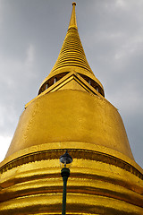 Image showing  thailand  in  bangkok  rain   temple abstract street lamp