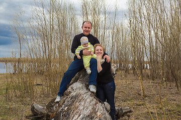 Image showing Dad mom and son   