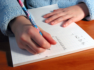 Image showing Hands student write