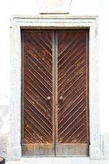 Image showing wall door in italy the historical gate
