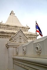 Image showing  pavement gold   flag       bangkok  thailand incision of the te