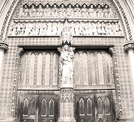 Image showing rose window weinstmister  abbey in london old church door and ma