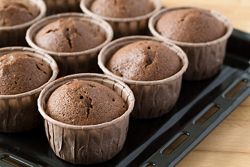 Image showing Muffin with chocolate sauce