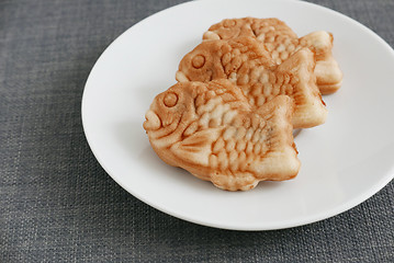 Image showing Japanese confectionery taiyaki fish cake wagashi on plate