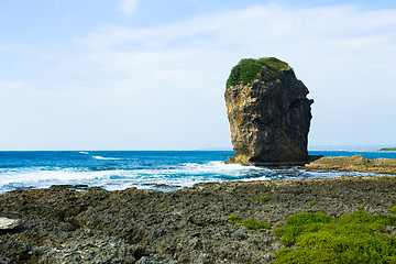 Image showing Seascape with rock and stone