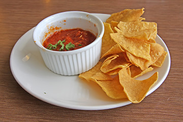 Image showing Nachos and salsa