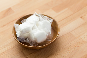 Image showing Marshmallows in wooden dish