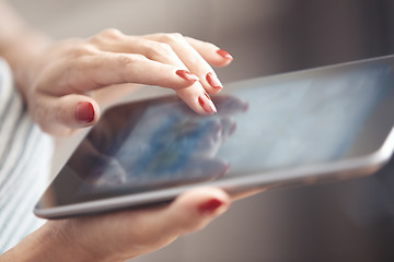 Image showing Woman with tablet computer