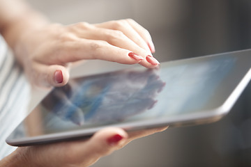 Image showing Woman with tablet computer