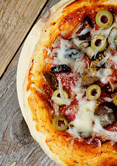 Image showing Mushroom and Olives Pizza