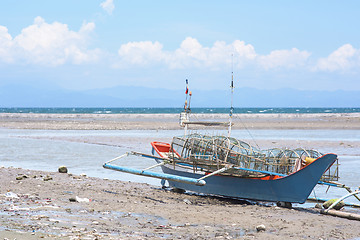 Image showing Beached fishing vessel in The Philippines