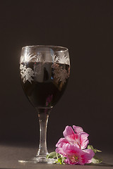 Image showing a glass of red