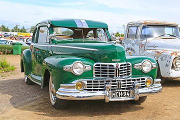 Image showing Green Lincoln Continental Coupe Classic Car