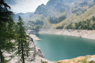 Image showing Romantic mountain lake in Alps