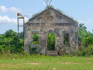 Image showing rundown house facade in Cuba